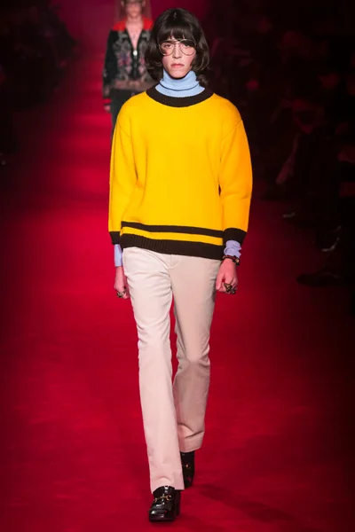 Look 37
